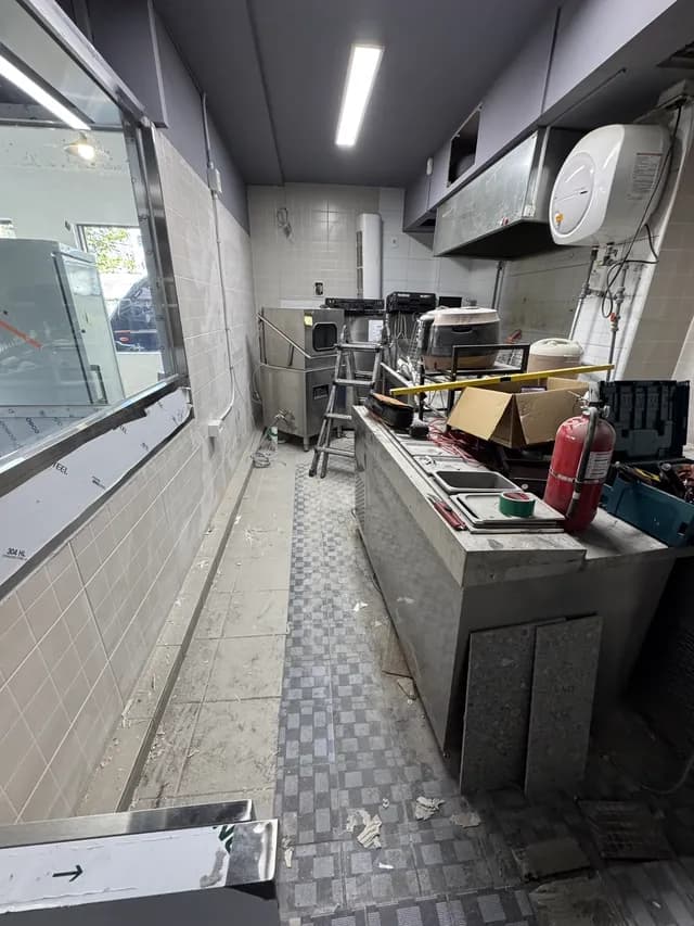 강남 호프집 주방 청소 시공 전