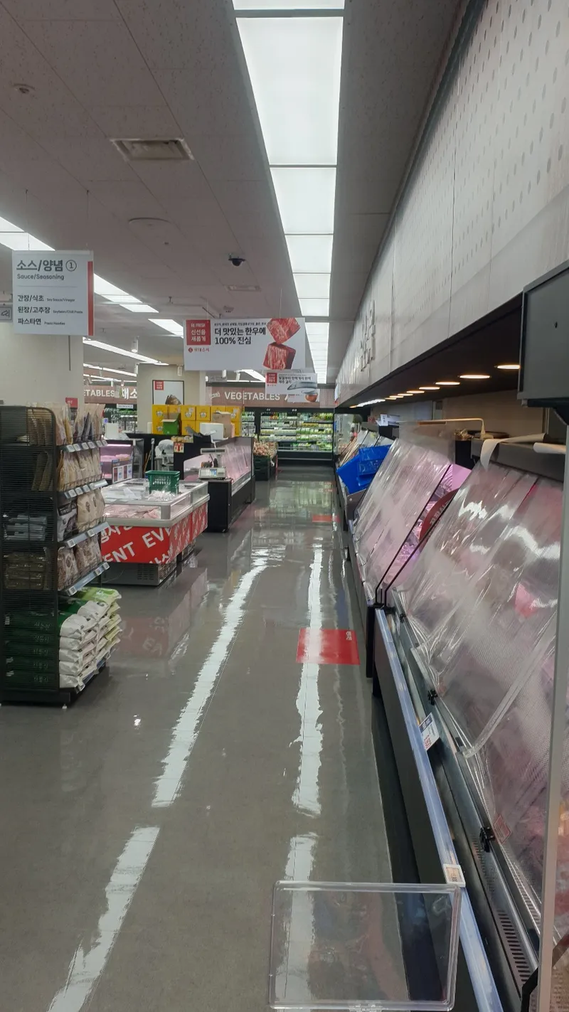 의왕 롯데마트 바닥왁스코팅 시공 후