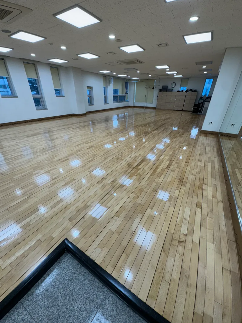 고천동주민센터 마루 박리 후 재코팅 시공 후