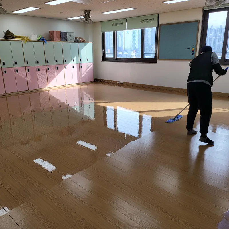 해성고 바닥왁스 시공 전
