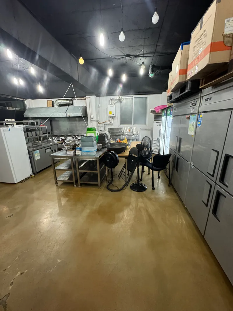 안산 음식 배달 전문점 홀 청소 시공 후