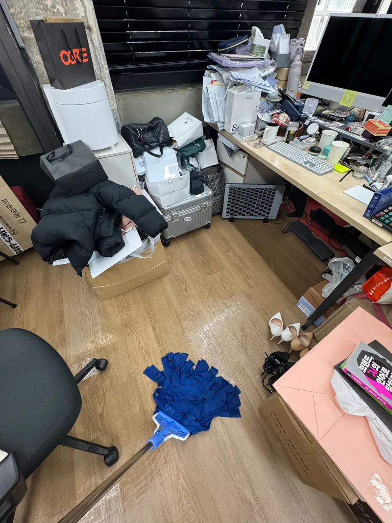 딴지일보 3층 청소 시공 전