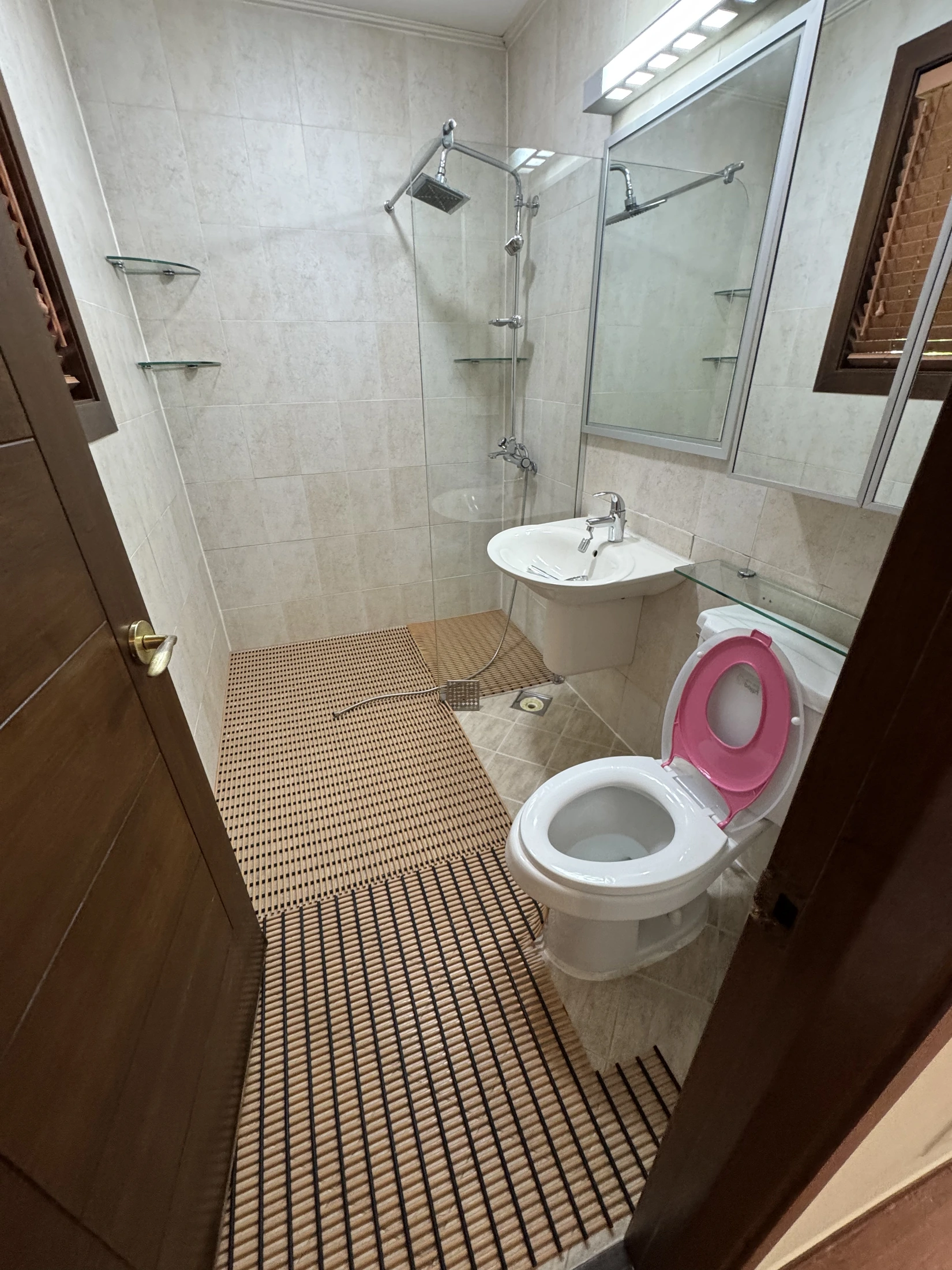 욕실과 세면 공간 실제 현장 사진 2