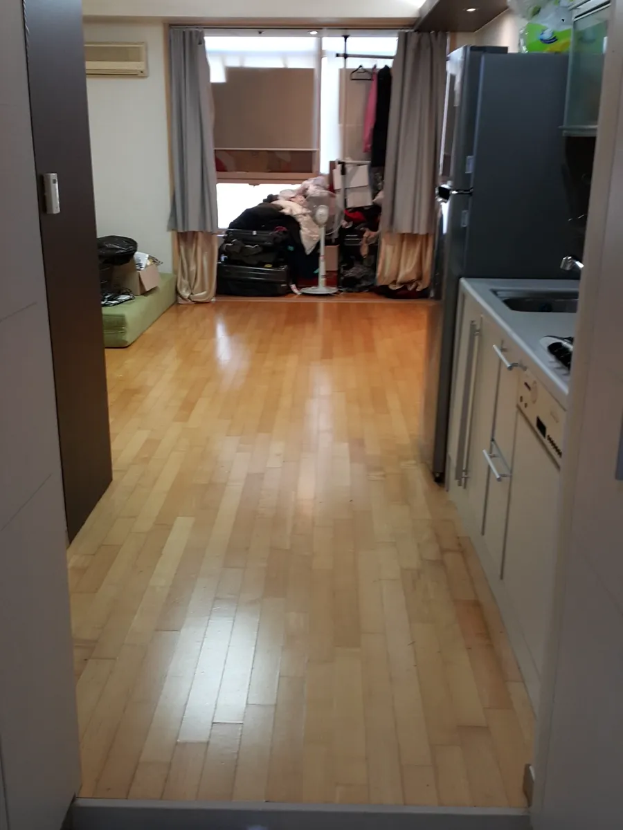 인천 부평구 오피스텔 쓰레기집청소 작업 후, 정리된 실내