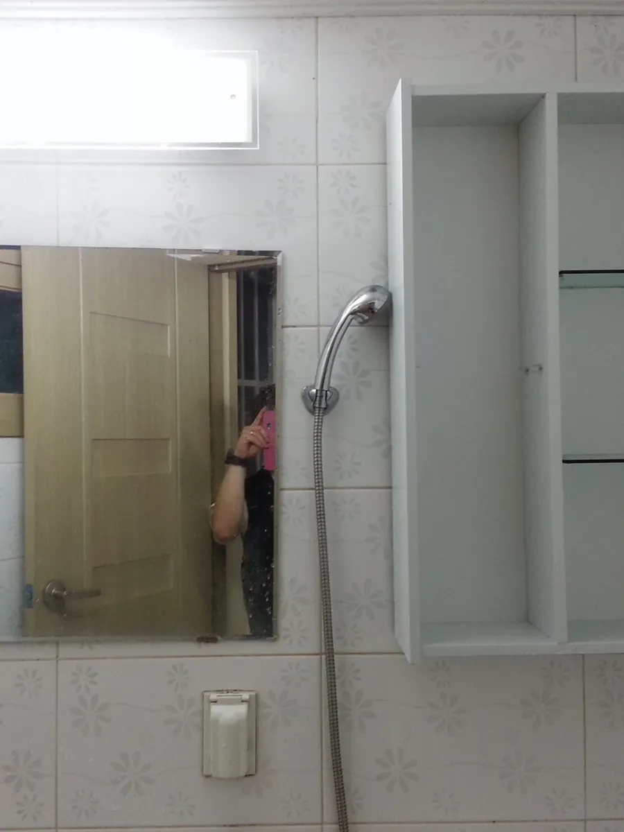 인천 미추홀구 원룸 쓰레기집청소 작업 후, 정리된 욕실