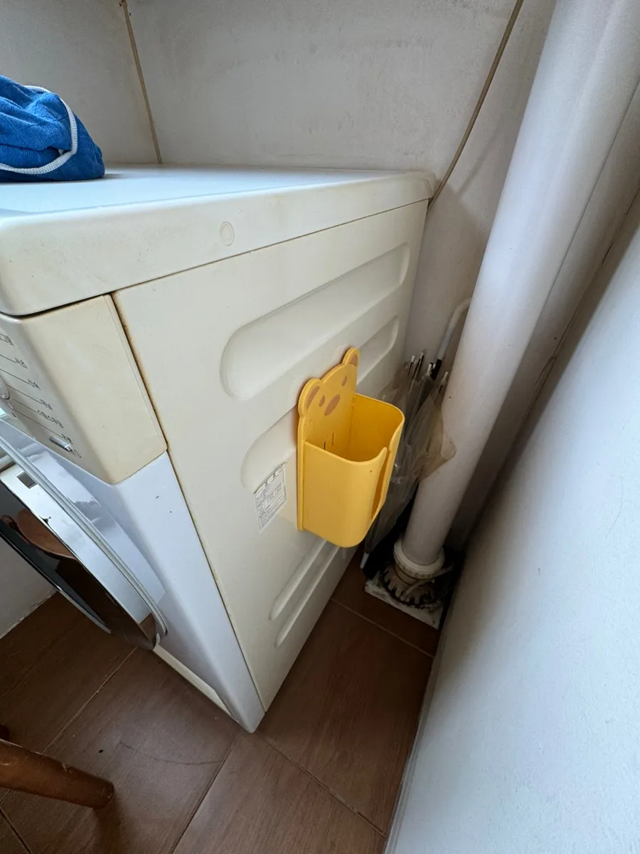 군포 산본 주택 냄새·악취 제거 작업 후, 세탁 공간 벽면