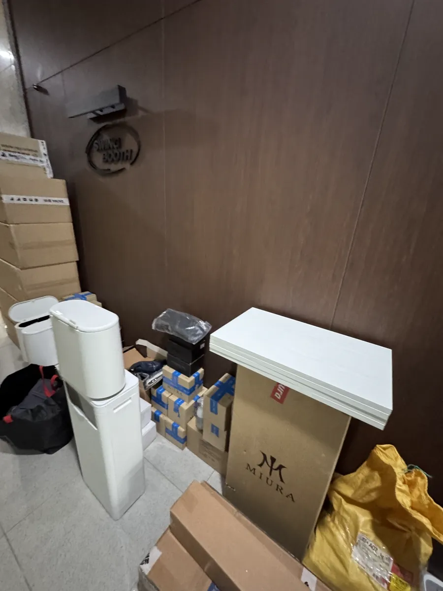 의왕 골프연습장 준공청소 작업 후, 정리된 창고 공간